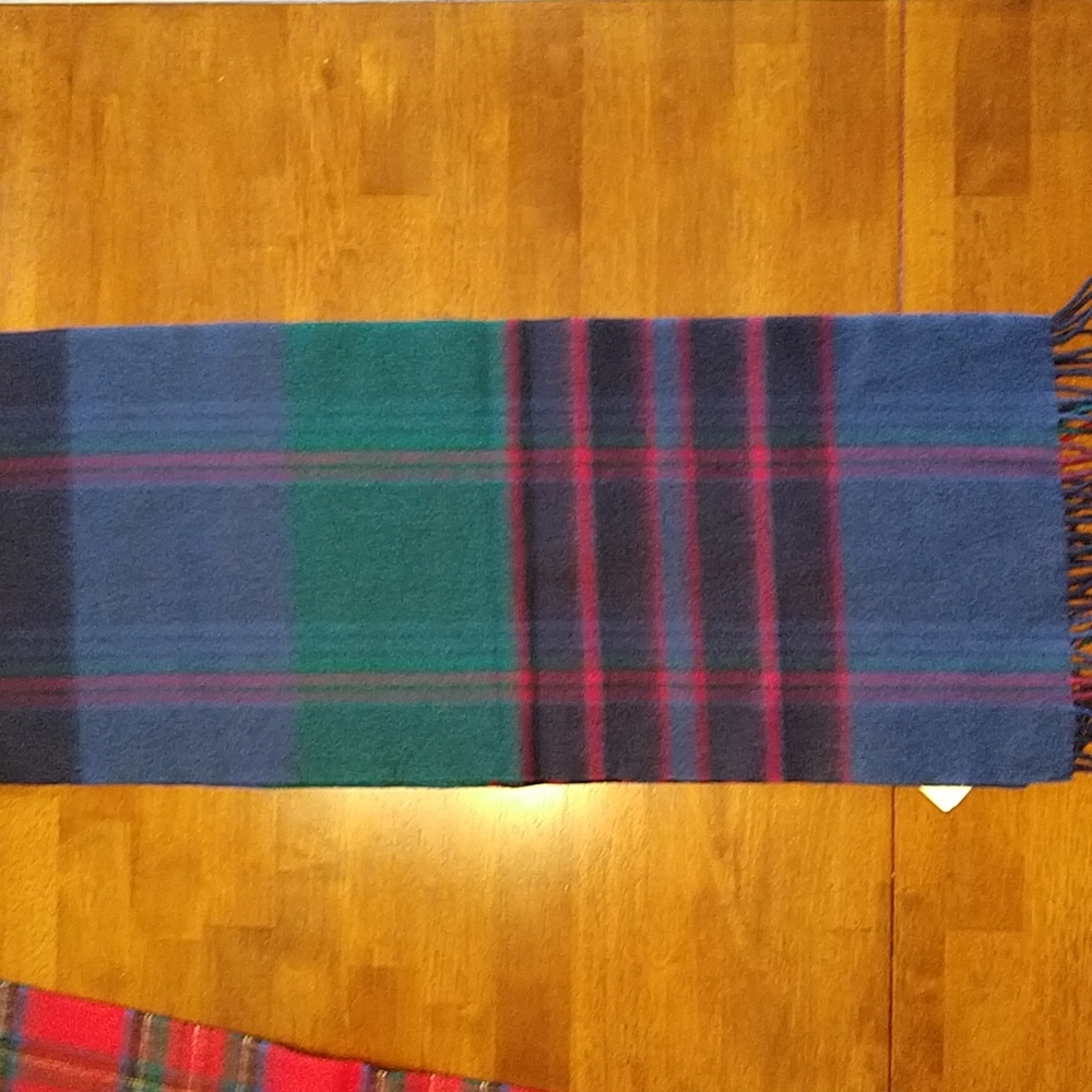 Classic Wool Scarf Set - Picture 3 of 4